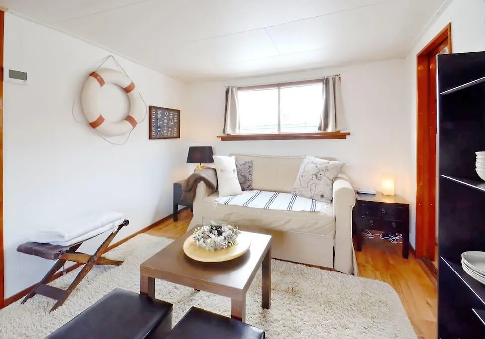Borneokade Houseboat Bed & Breakfast Amsterdam Netherlands