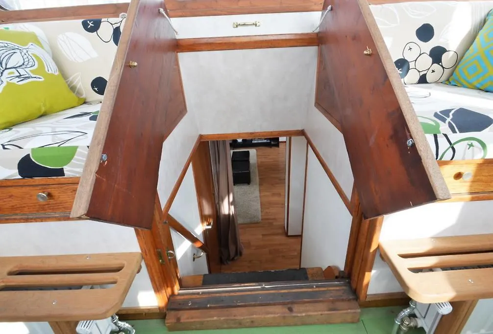 Borneokade Houseboat Bed & Breakfast Amsterdam