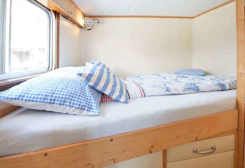Borneokade Houseboat Bed & Breakfast Amsterdam